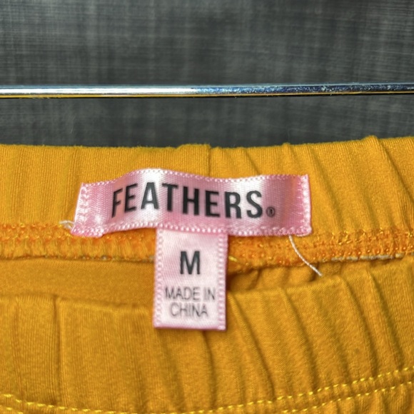FEATHERS fun 2 piece set! Mustard Top off shoulder & matching Pants size medium. - Picture 6 of 10